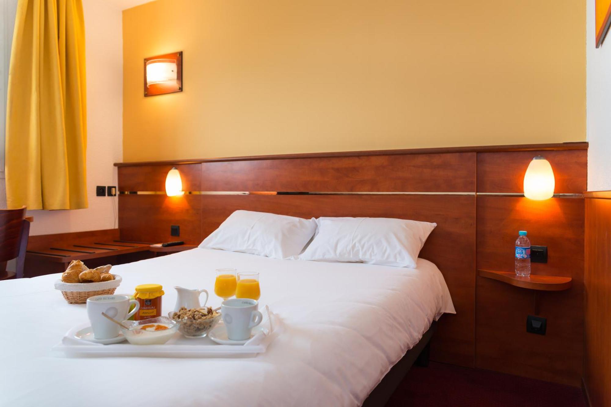 Brit Hotel Rennes Cesson Exterior foto